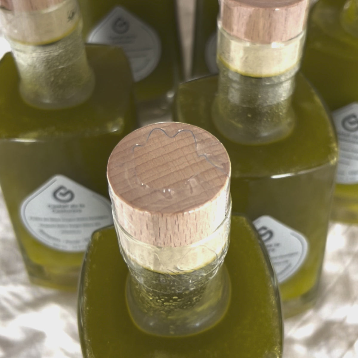 Laden Sie das Video: {&quot;default&quot; =&gt; nil}